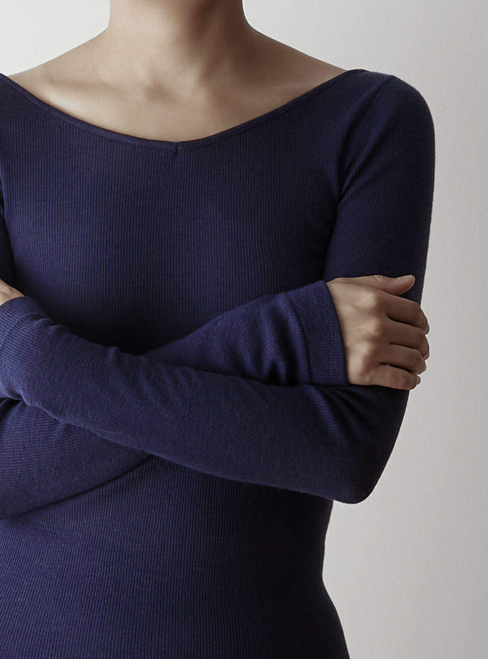 BILLIE -Double V-neck long sleeve-【Navy】
