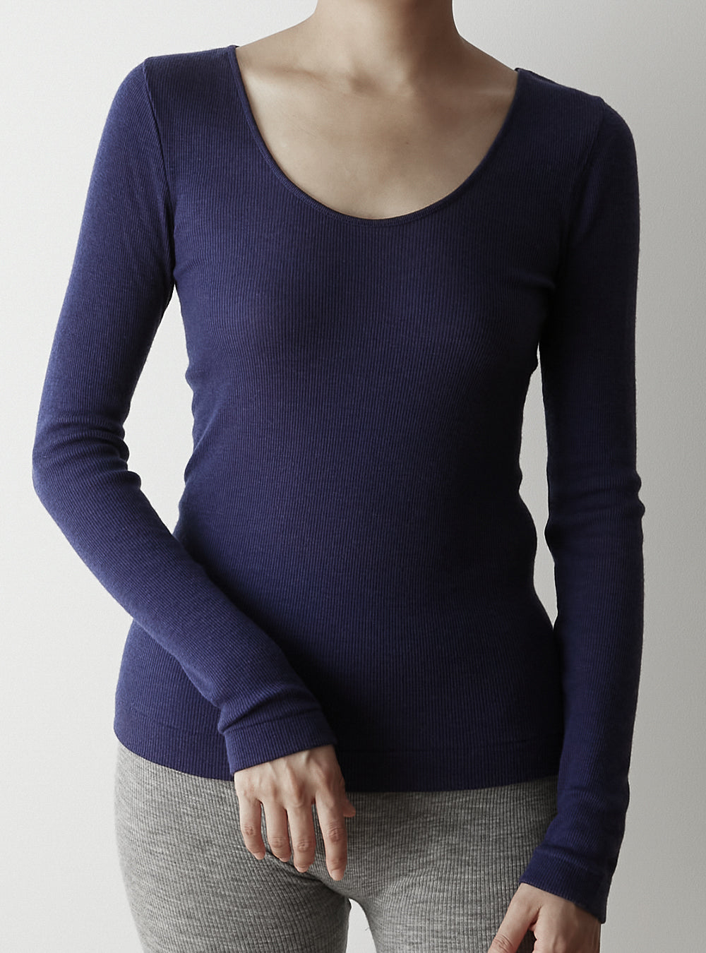 DAKOTA -Deep U-neck long sleeve-【Navy】