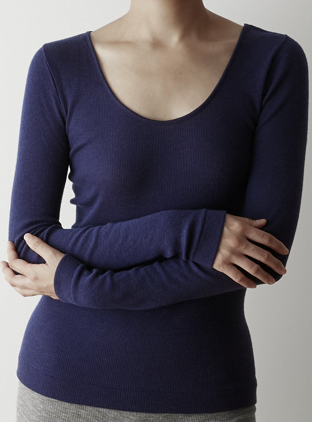 DAKOTA -Deep U-neck long sleeve-【Navy】