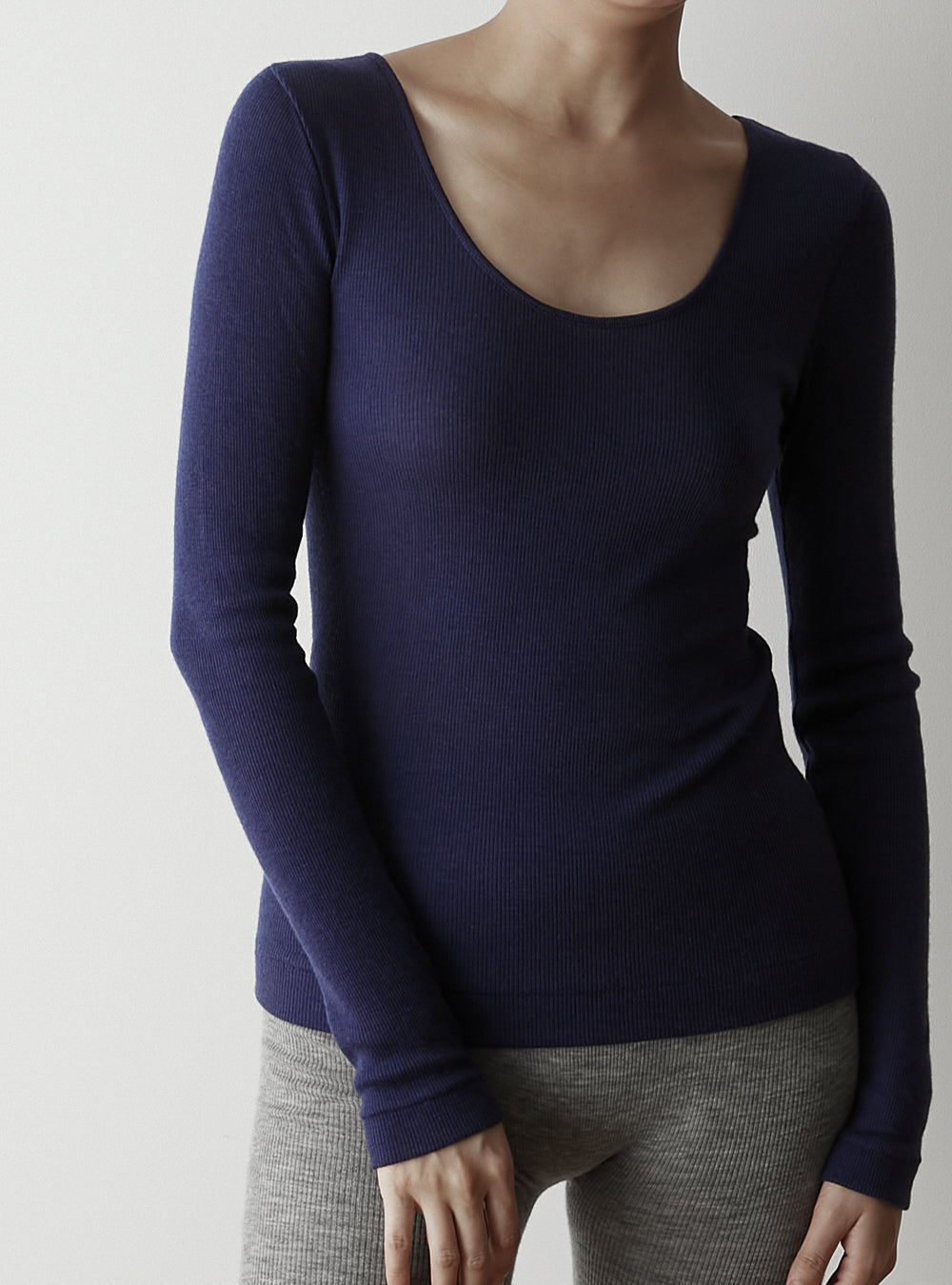 DAKOTA -Deep U-neck long sleeve-【Navy】