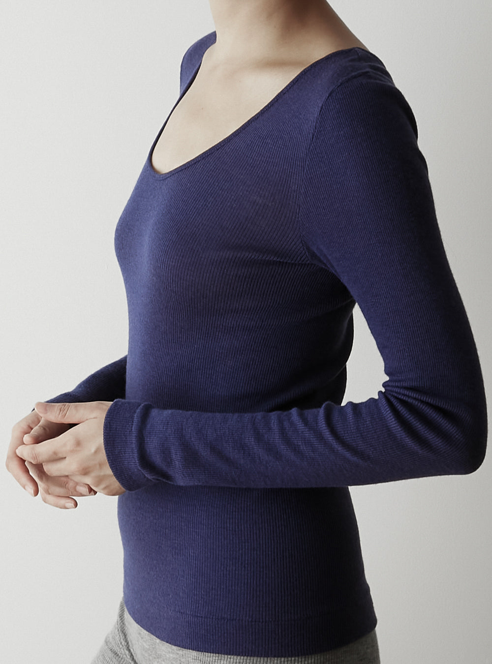 DAKOTA -Deep U-neck long sleeve-【Navy】