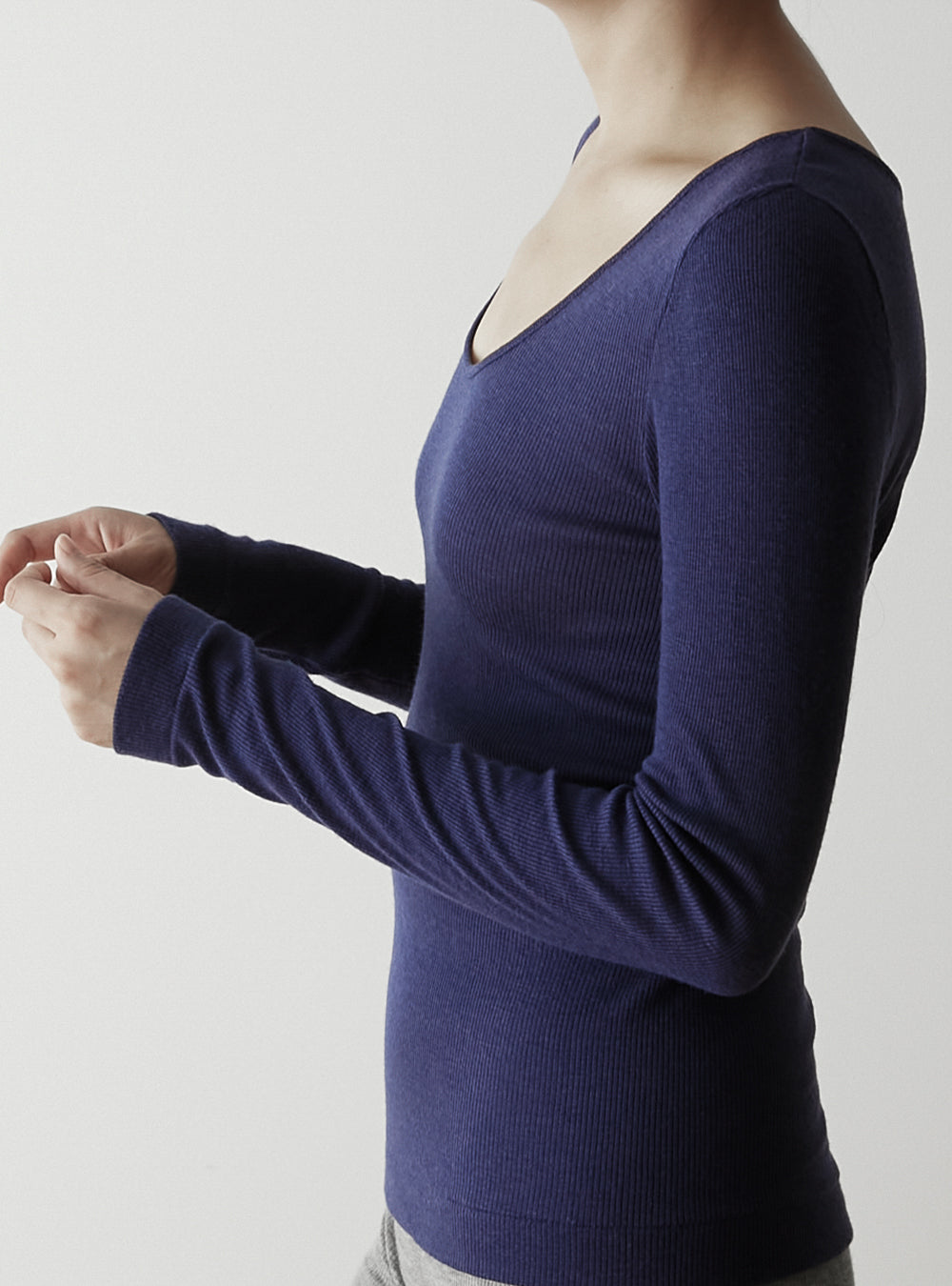 DAKOTA -Deep U-neck long sleeve-【Navy】