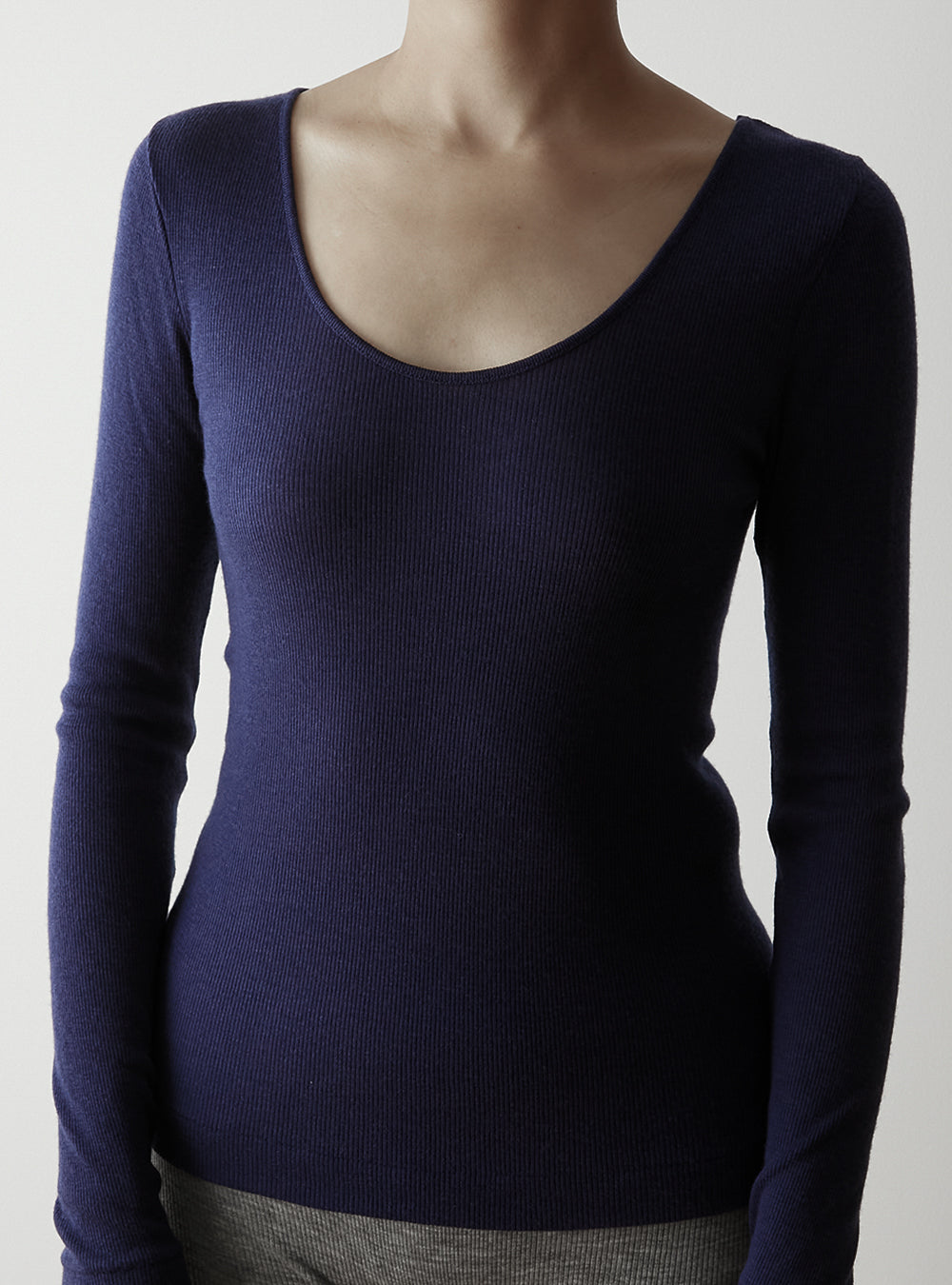 DAKOTA -Deep U-neck long sleeve-【Navy】
