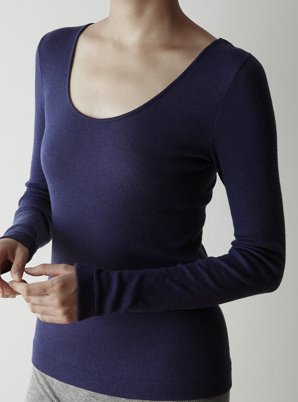 DAKOTA -Deep U-neck long sleeve-【Navy】