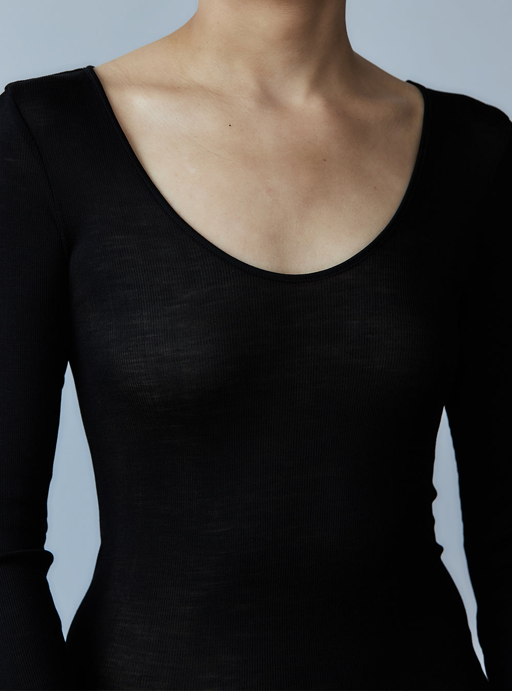 OLIVIA -Deep U-neck long sleeve-【Black】