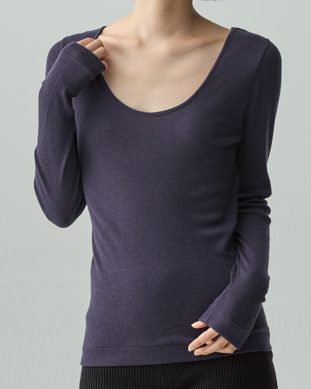 DAKOTA -Deep U-neck long sleeve-【Navy】