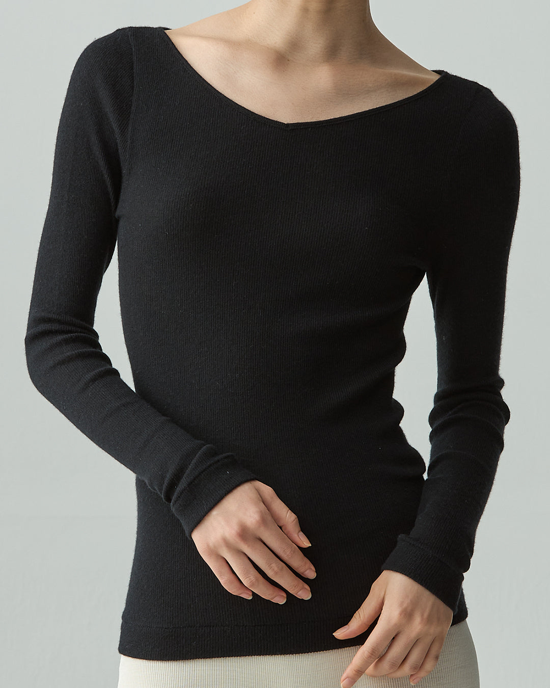 BILLIE -Double V-neck long sleeve-【Black】