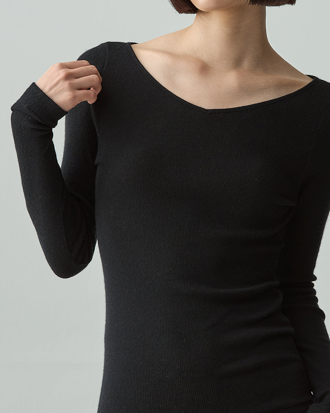 BILLIE -Double V-neck long sleeve-【Black】