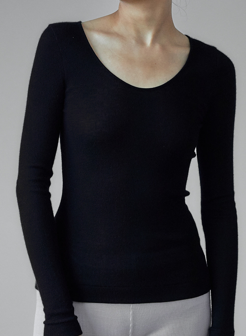 DAKOTA -Deep U-neck long sleeve-【Black】