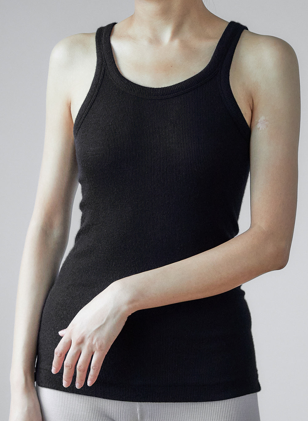 JESSE -Basic tank top-【Black】